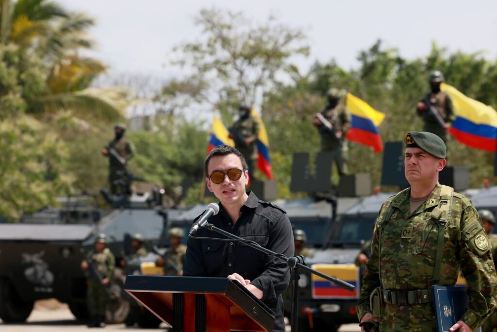 curfew in ecuador